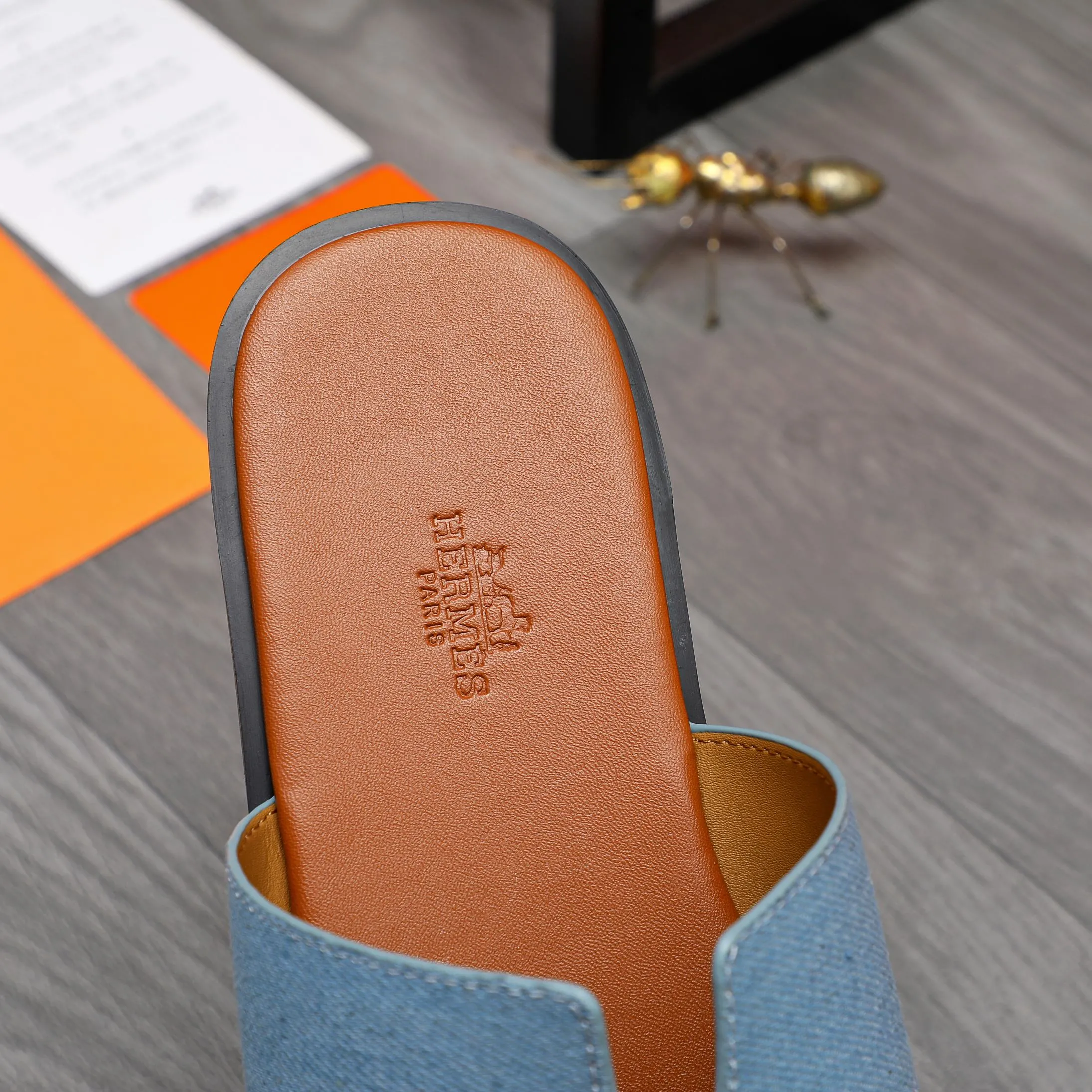 Men's shoes 💰280 Product trademark: Hermes "Hermes" slippers True size: 38-46 Product material: Denim breathable upper, microfiber lining, original outsole